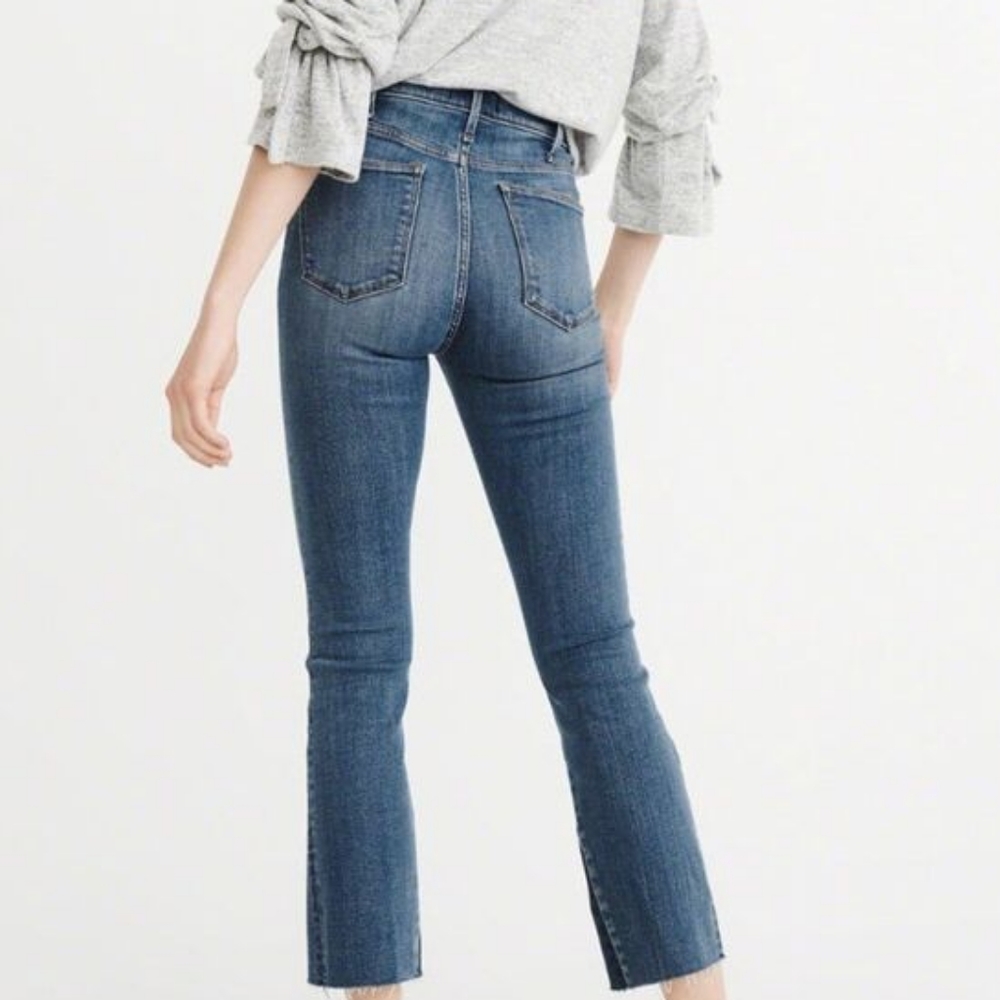 Abercrombie & Fitch Curve Love High Rise Cropped Flare Jeans, Size 6 short